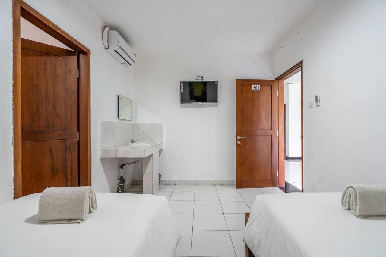 Ganandra Stay Denpasar Exterior photo